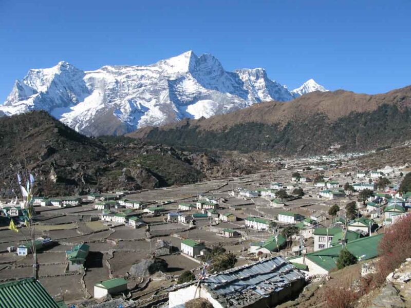 Khumjung Village (3,780m)